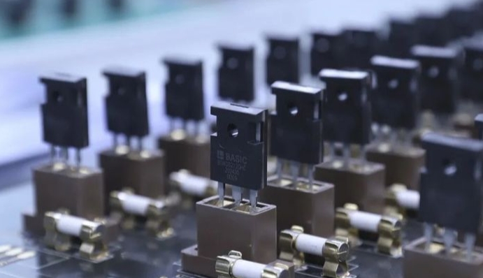 全世界回收電子產(chǎn)品，長期高價回收工廠剩余電子元器件ic！