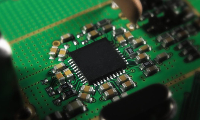 收購(gòu) Toshiba 線性IC:，包括運(yùn)算放大器、比較器、晶體管陣列和功率放大器IC。